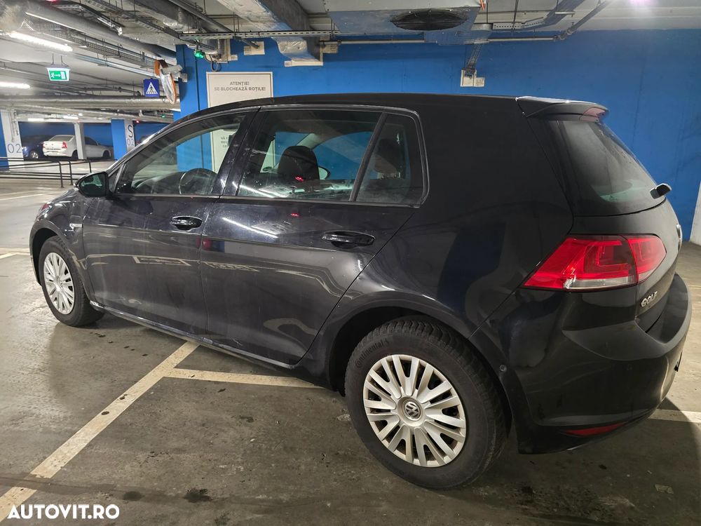 Volkswagen Golf - 8