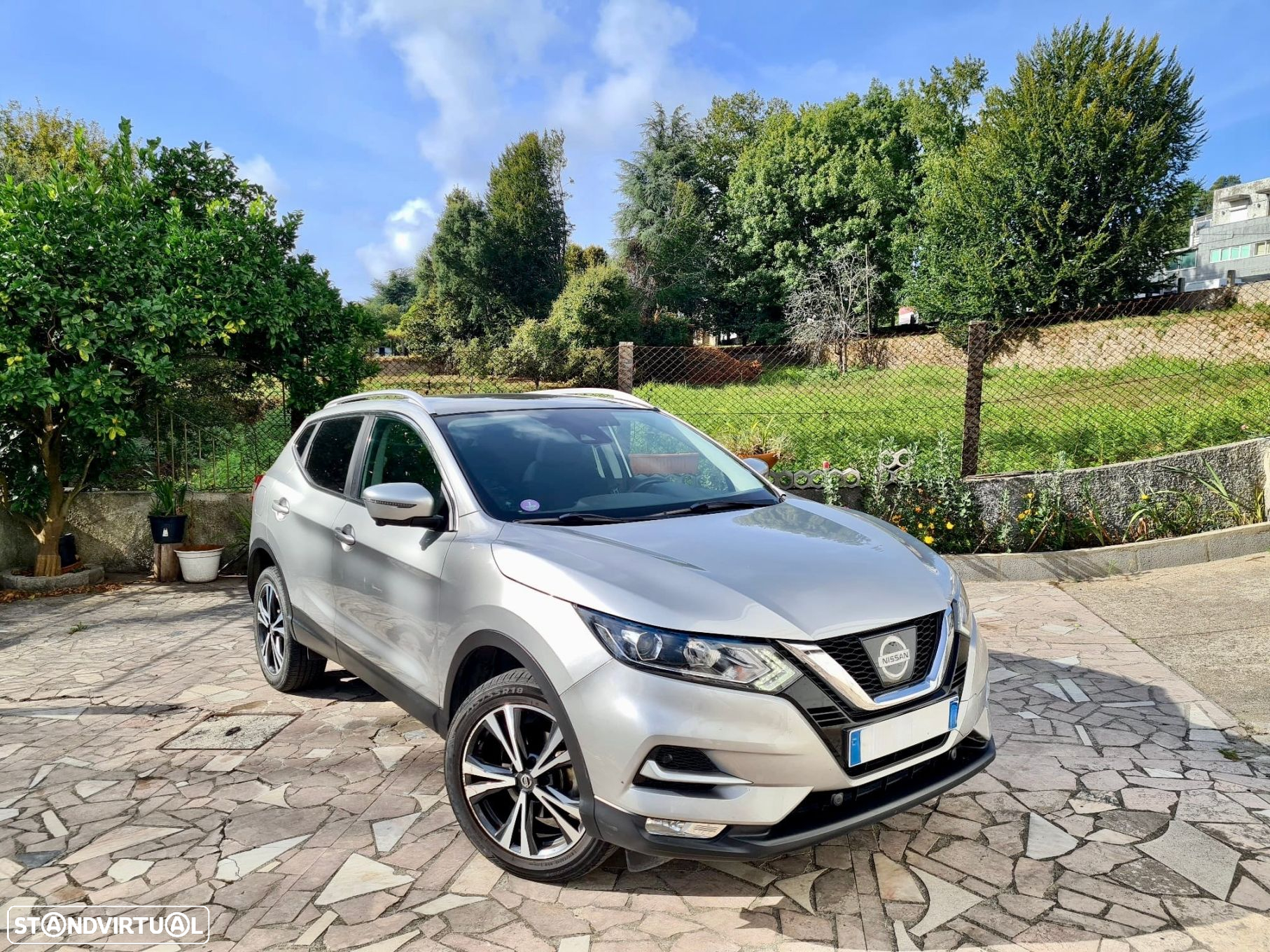 Nissan Qashqai 1.2 DIG-T N-Connecta 18 - 26