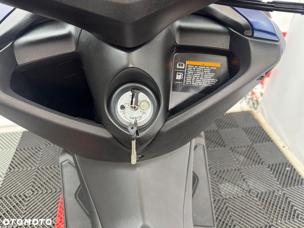 Yamaha NMAX - 21
