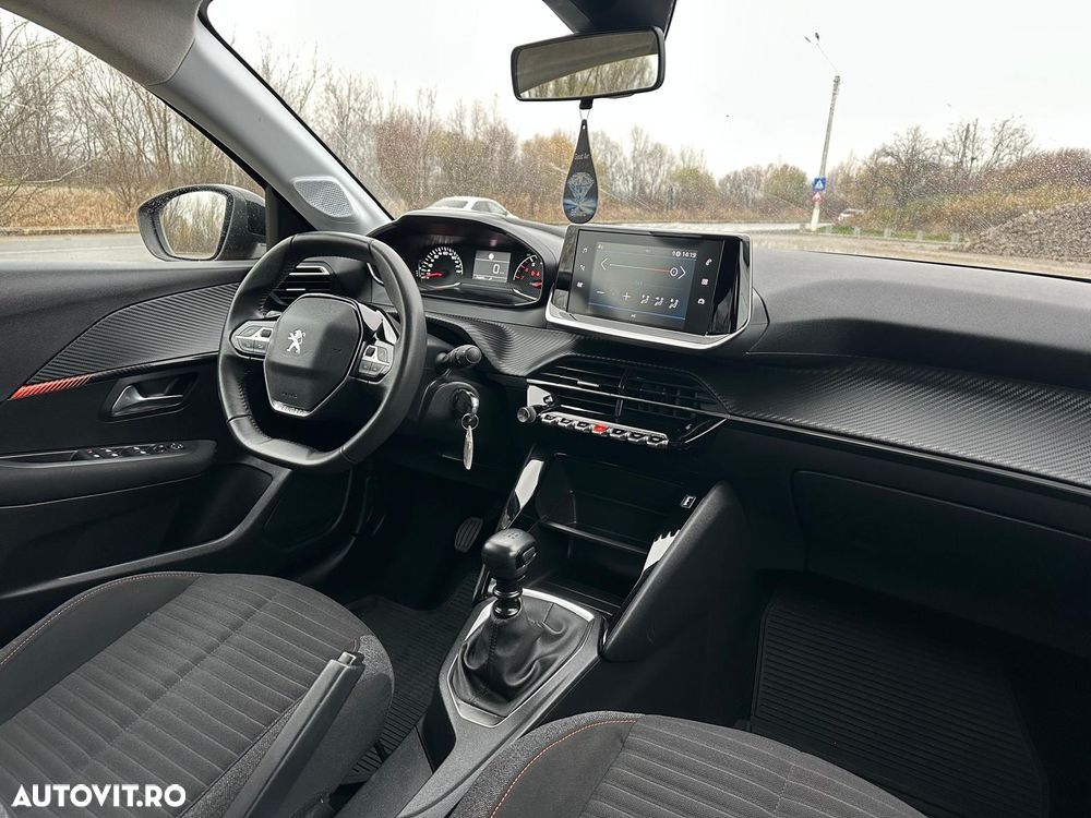 Peugeot 208 1.2 L PureTech STT Allure - 15