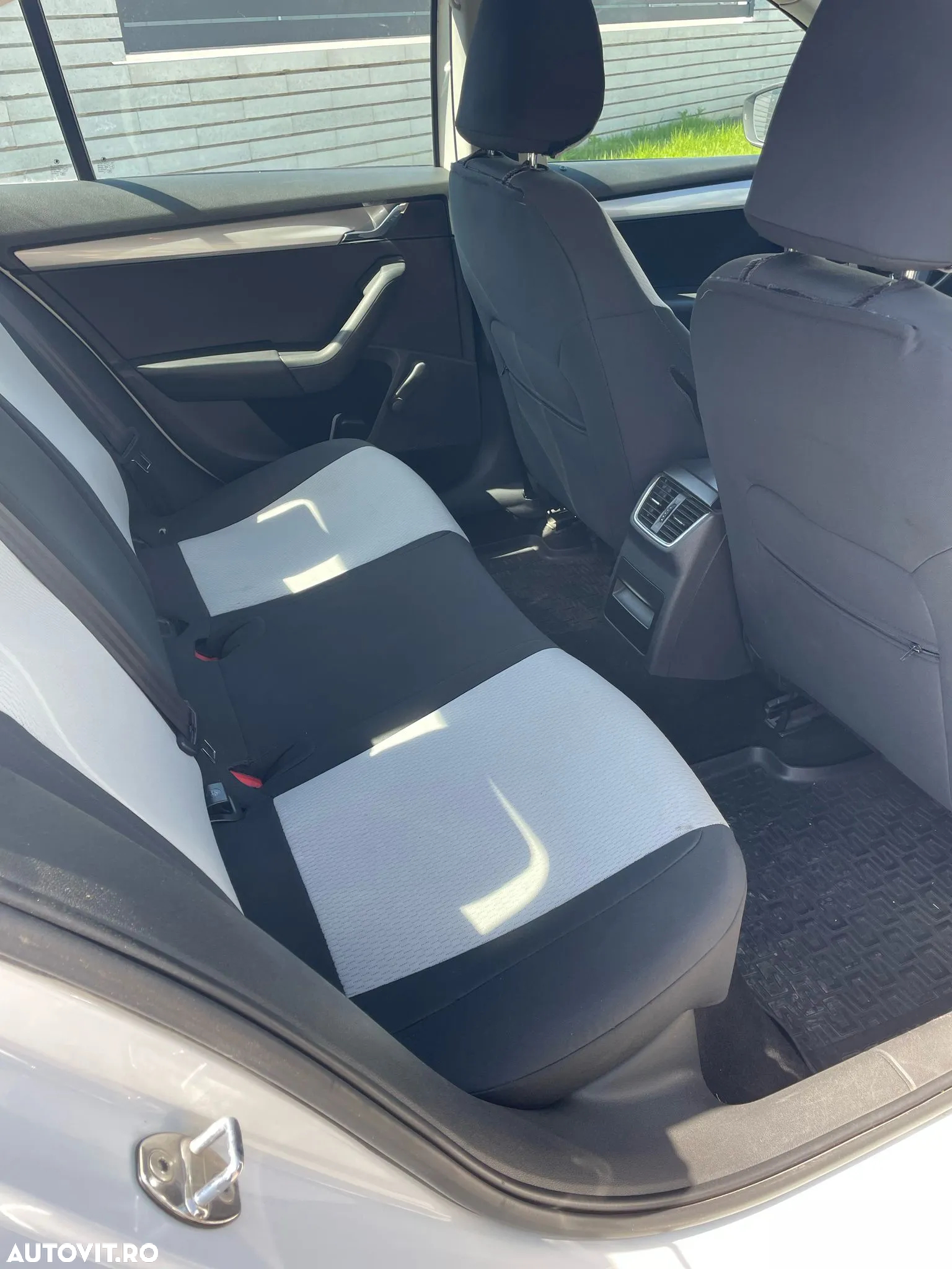Skoda Octavia 1.6 TDI AMBITION - 17
