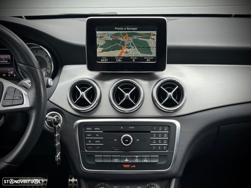 Mercedes-Benz CLA 200 d Shooting Brake AMG Line Aut. - 30