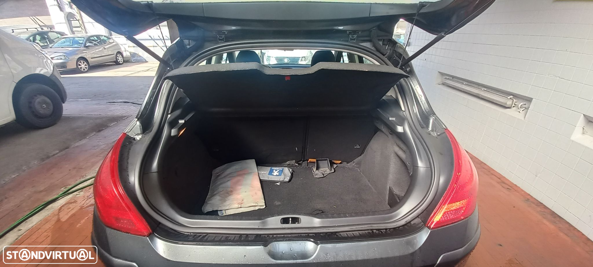 Peugeot 308 1.6 HDi Executive - 13