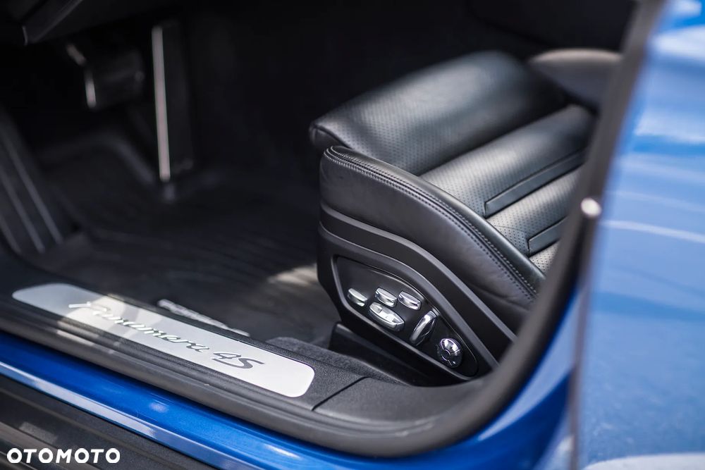 Porsche Panamera 4S - 21