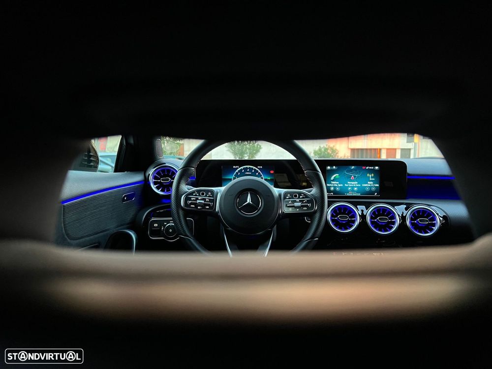 Mercedes-Benz A 250 e AMG Line - 12