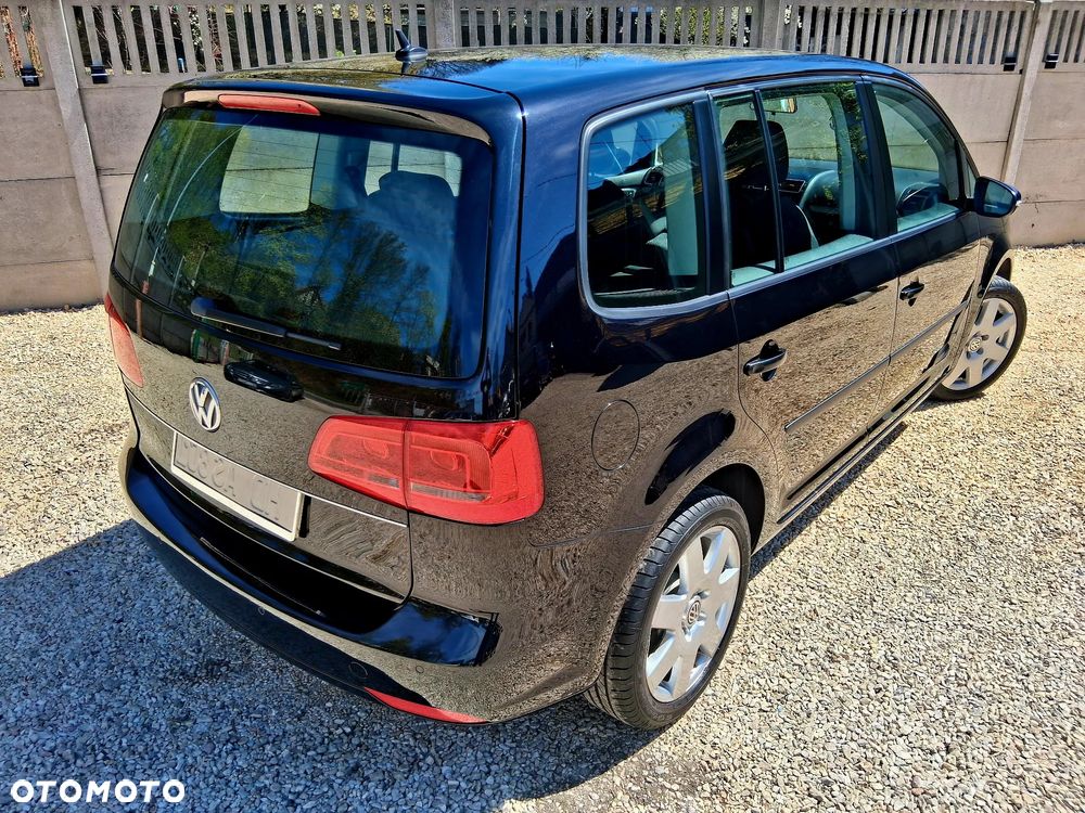 Volkswagen Touran - 32