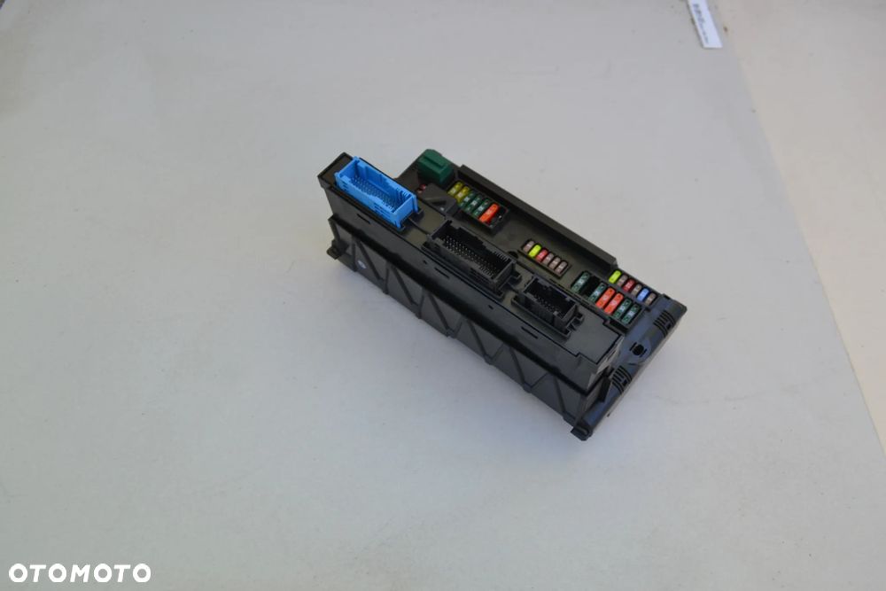 BMW 5 F10 F11 SKRZYNKA BEZPIECZNIKÓW BSI 9252815 MODUŁ KOMFORTU 9353421 - 3