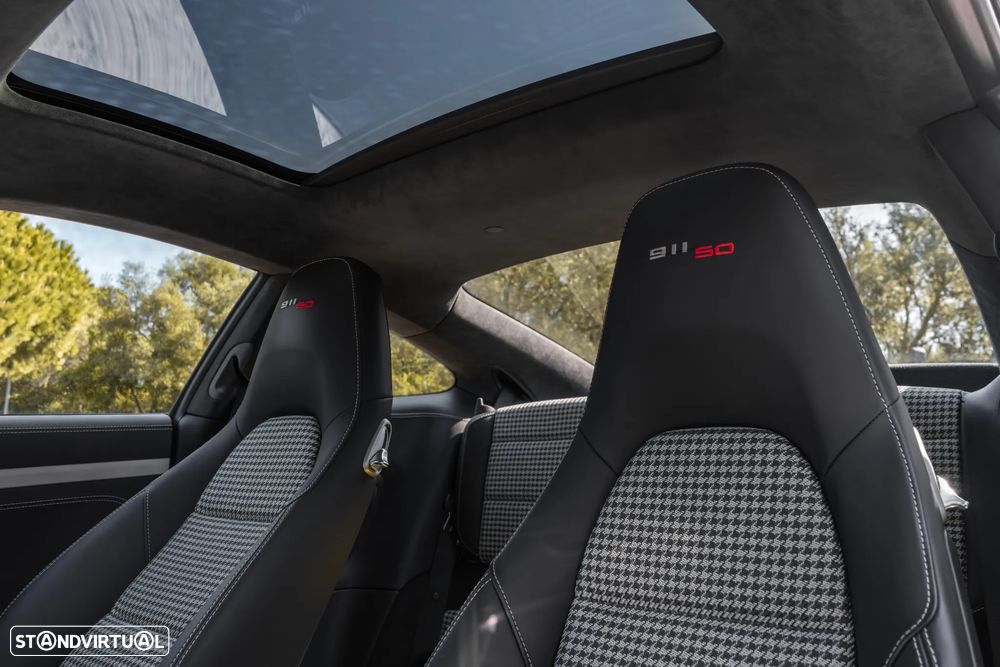 Porsche 911 (991) Carrera S 50 Anos - 18