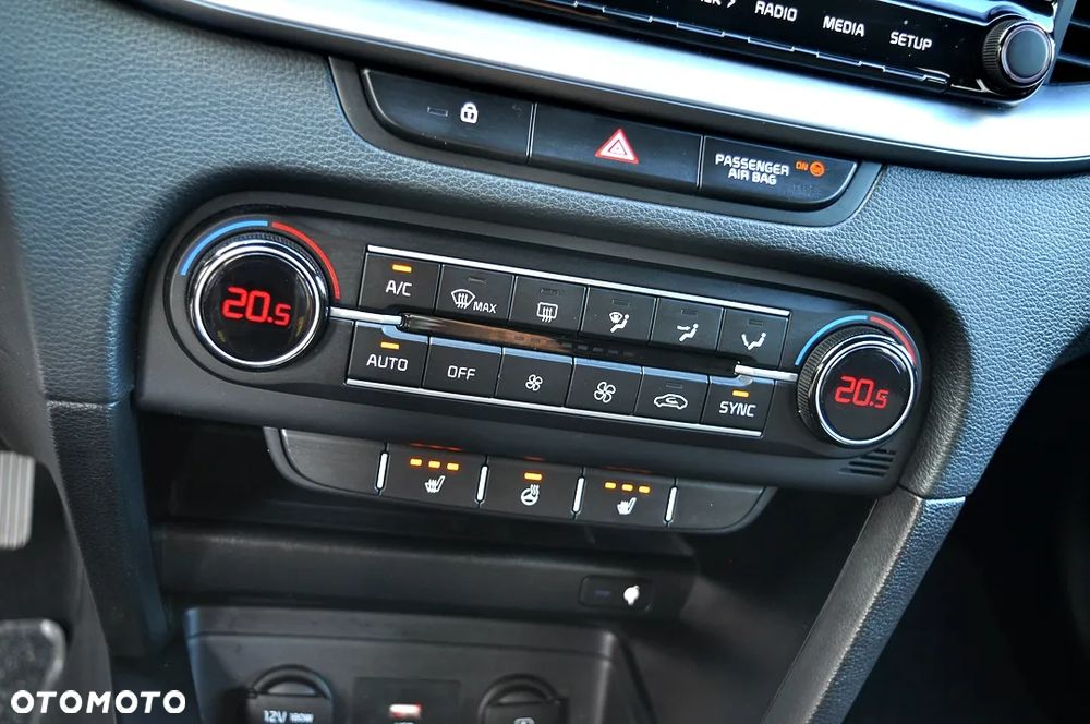Kia Ceed 1.5 T-GDI Business Line Plus - 26