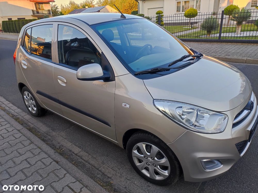 Hyundai i10 1.1 Automatik Style - 1
