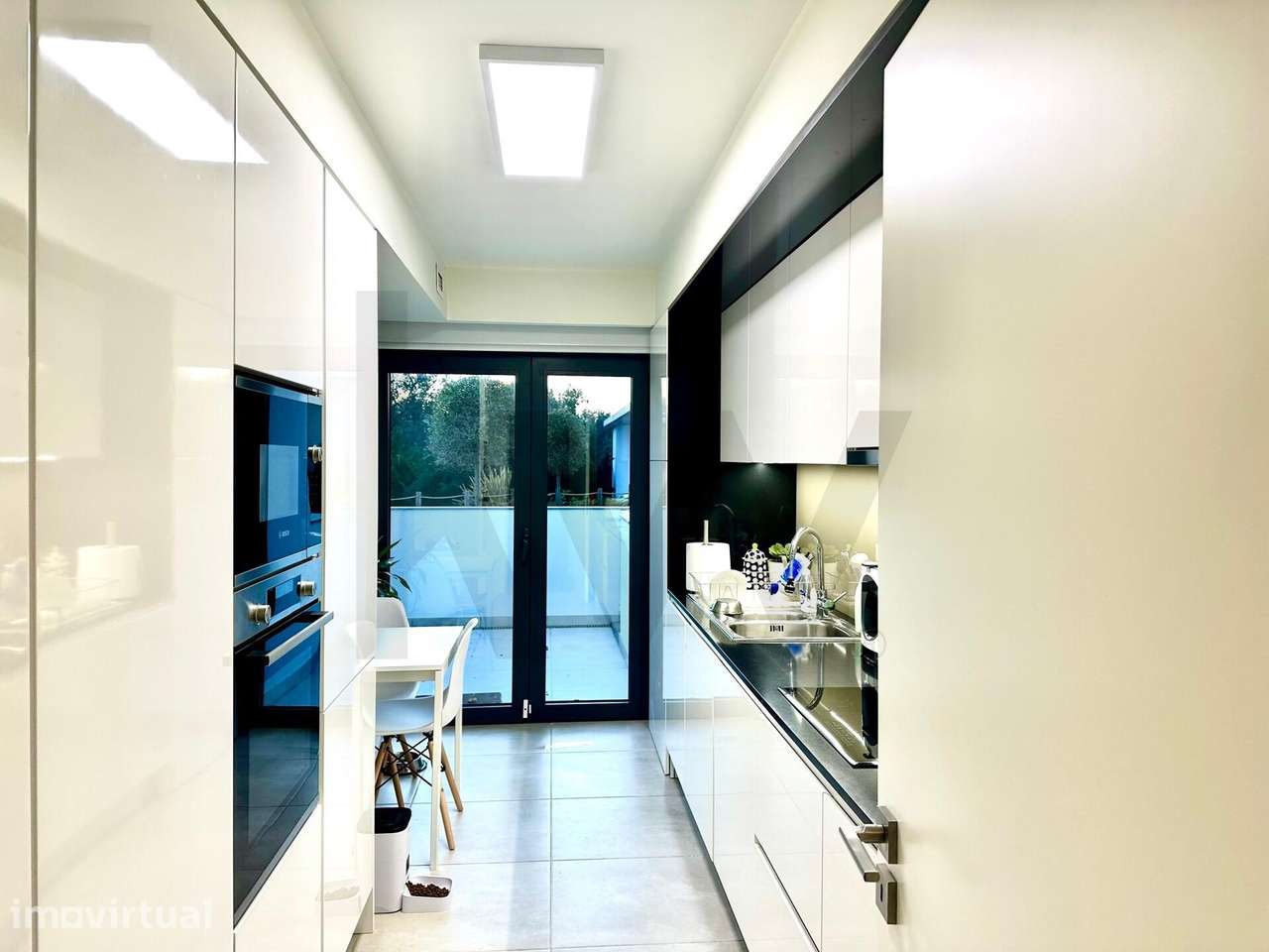 Arrendamento de apartamento T2 com terraço no Condomínio São Miguel Re - Grande imagem: 3/27