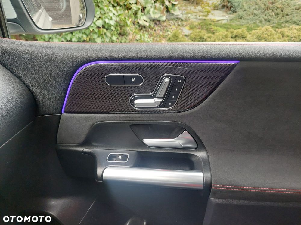 Mercedes-Benz Klasa B 180 d 7G-DCT AMG Line - 24