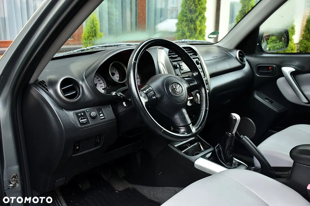 Toyota RAV4 4x4 Executive - 17