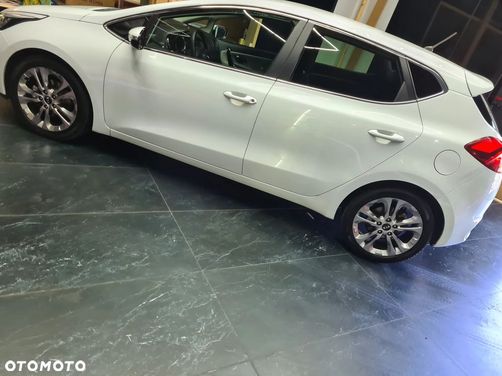 Kia Ceed 1.6 CRDi ISG Spirit - 14