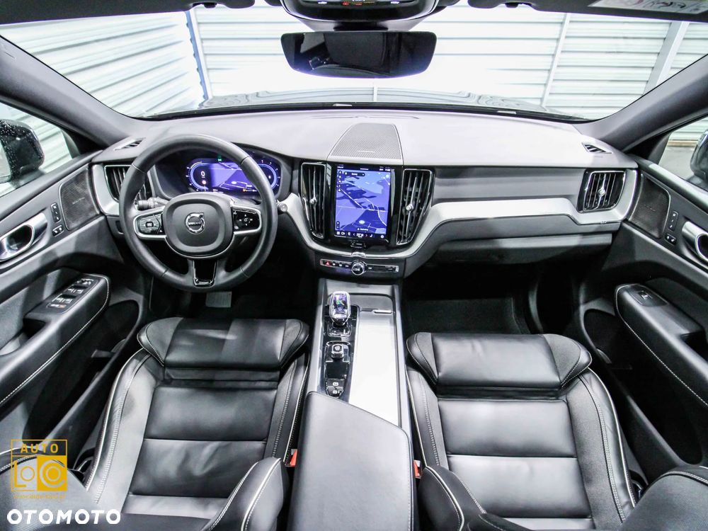 Volvo XC 60 B4 D AWD Plus Dark - 5
