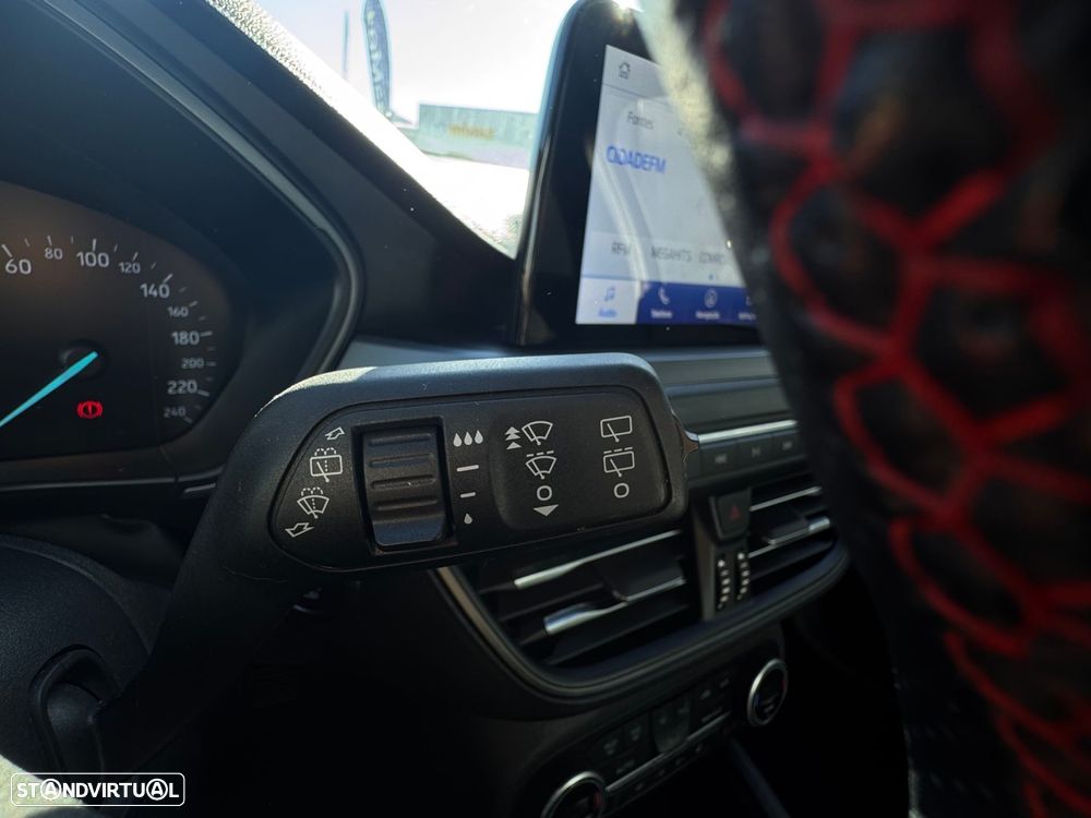 Ford Focus 1.0 EcoBoost MHEV ST-Line X - 14