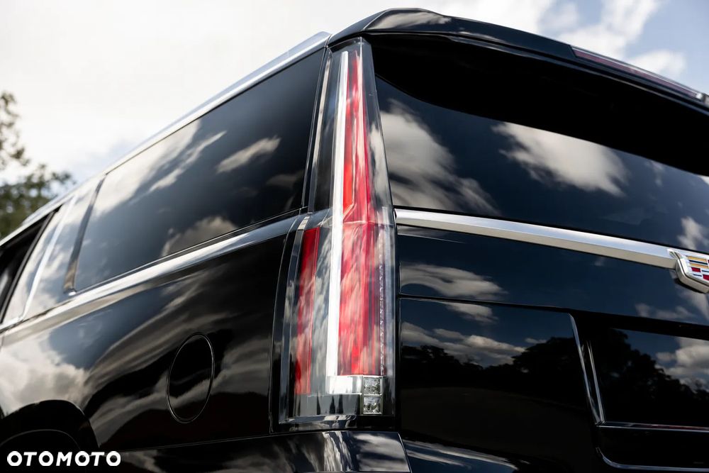 Cadillac Escalade - 9