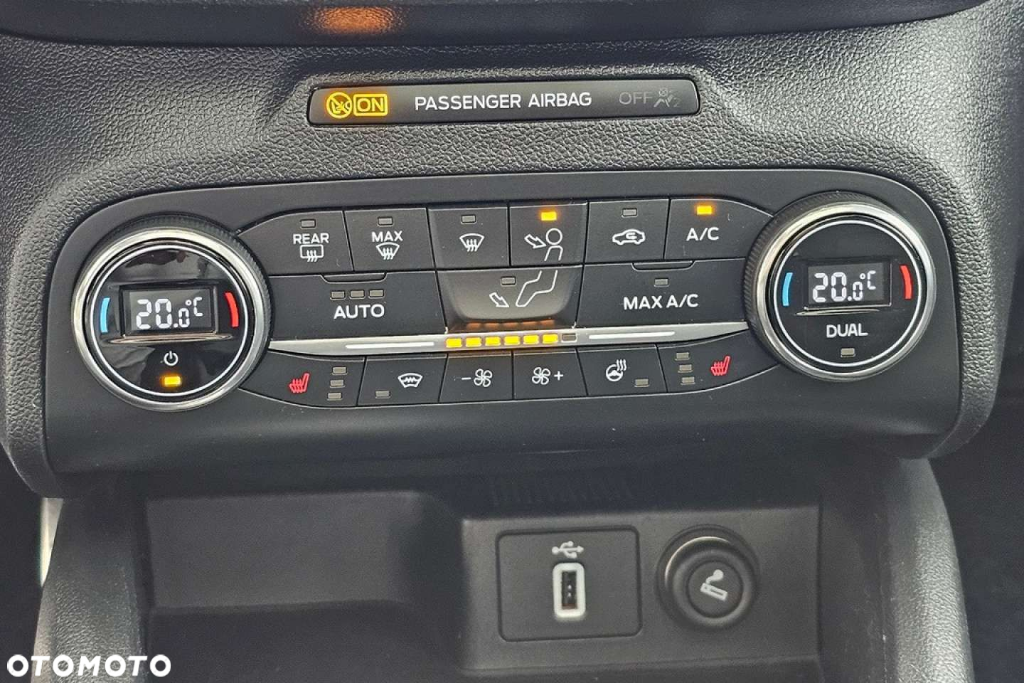 Ford Focus - 24