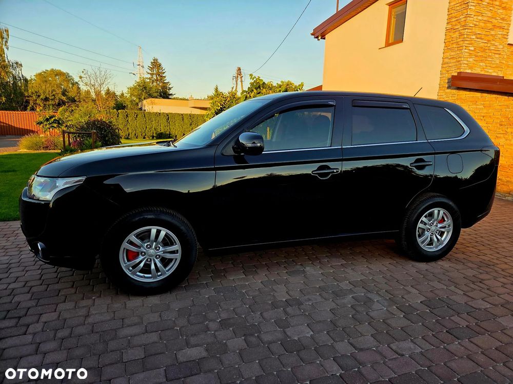 Mitsubishi Outlander - 12