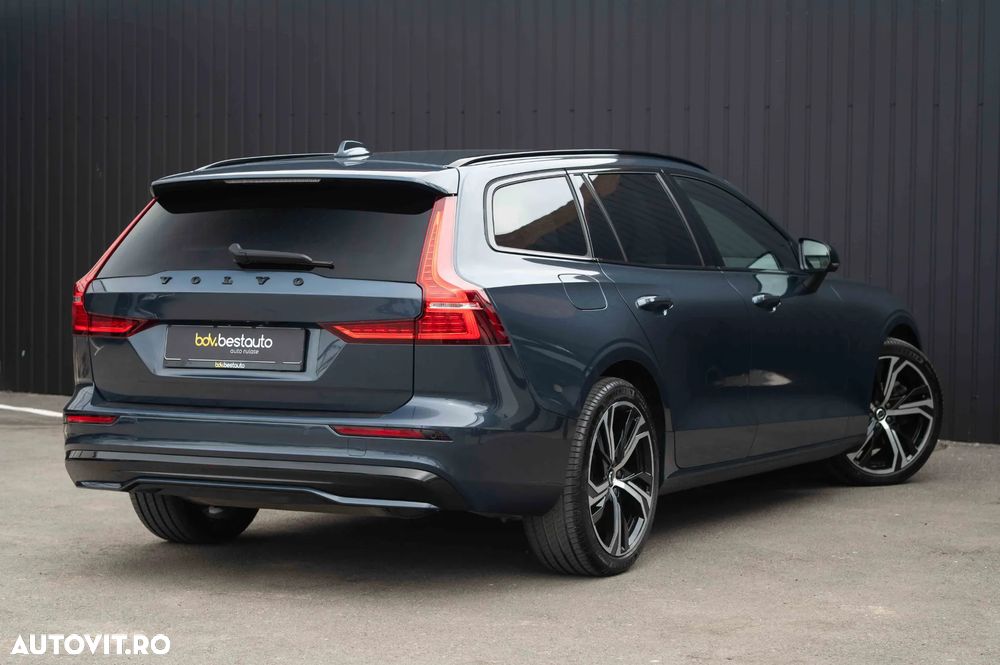 Volvo V60 B4 MHEV AT Ultimate Dark - 6