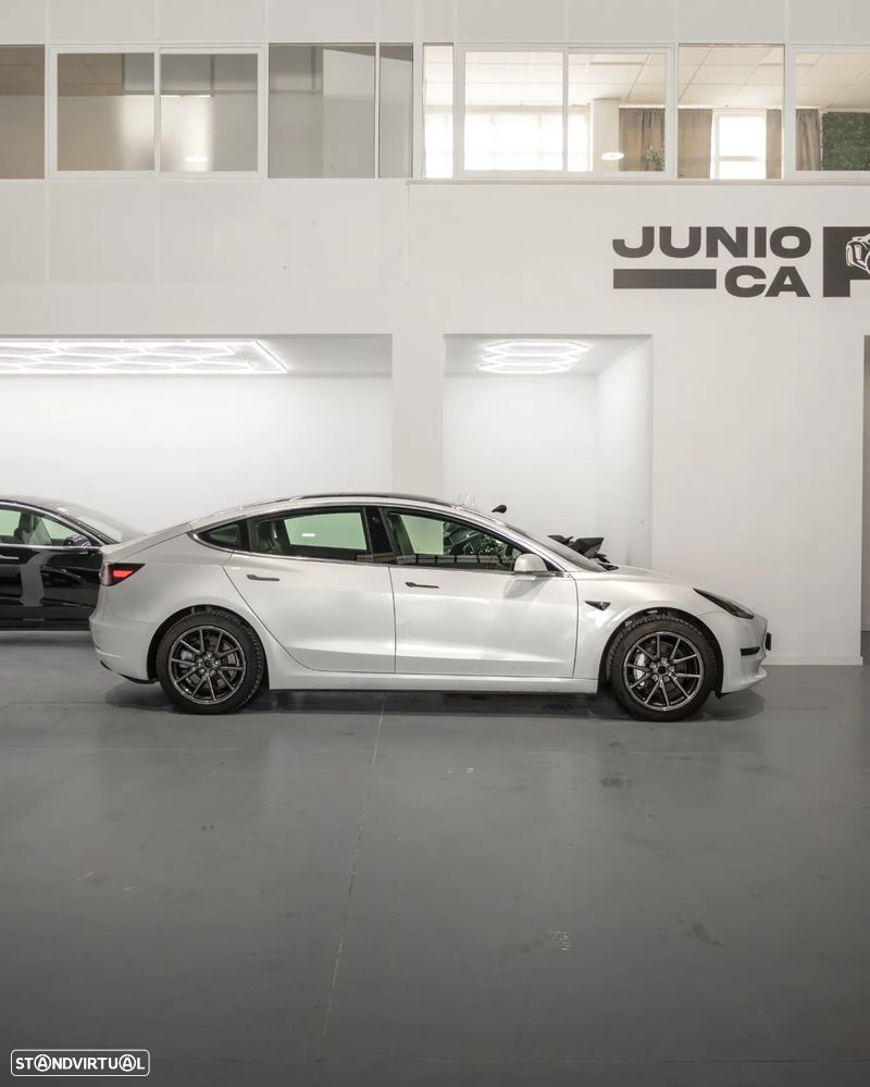 Tesla Model 3 Standard Range Plus RWD - 3