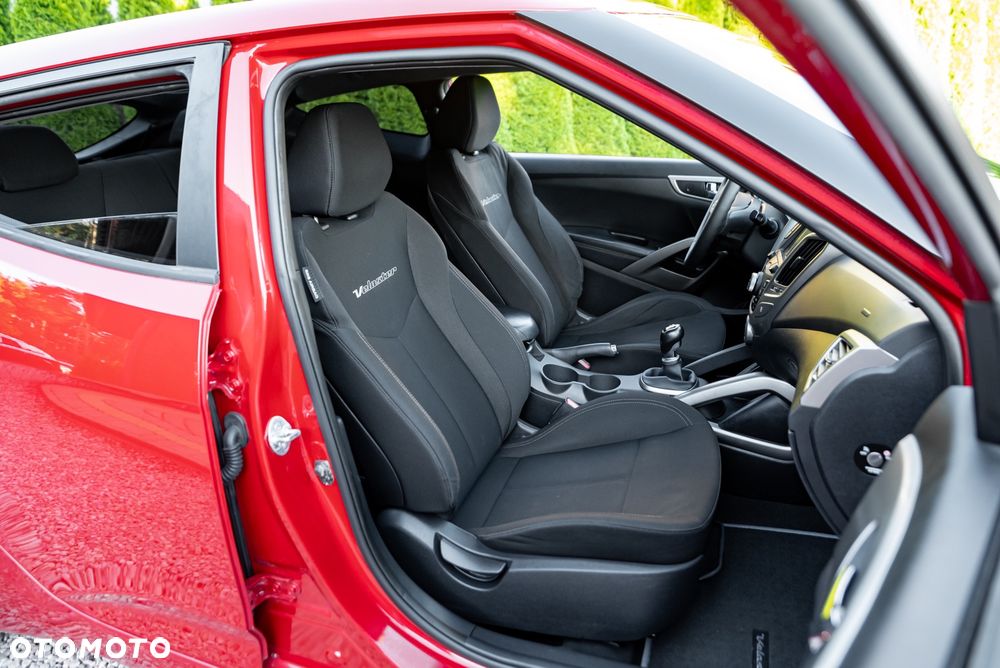 Hyundai Veloster 1.6 Premium - 26