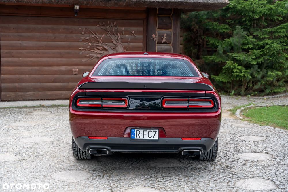 Dodge Challenger - 7