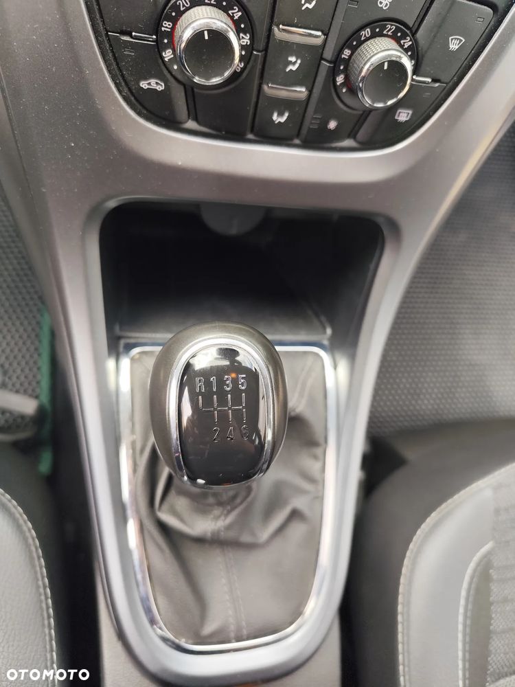 Opel Astra 1.4 T Executive EU6 - 12