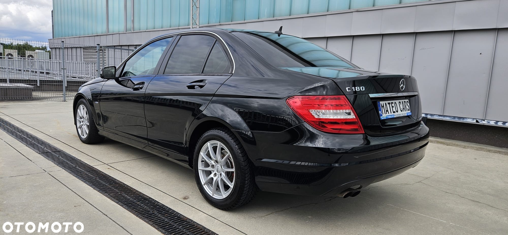Mercedes-Benz Klasa C 180 CGI BlueEff Avantgarde - 21