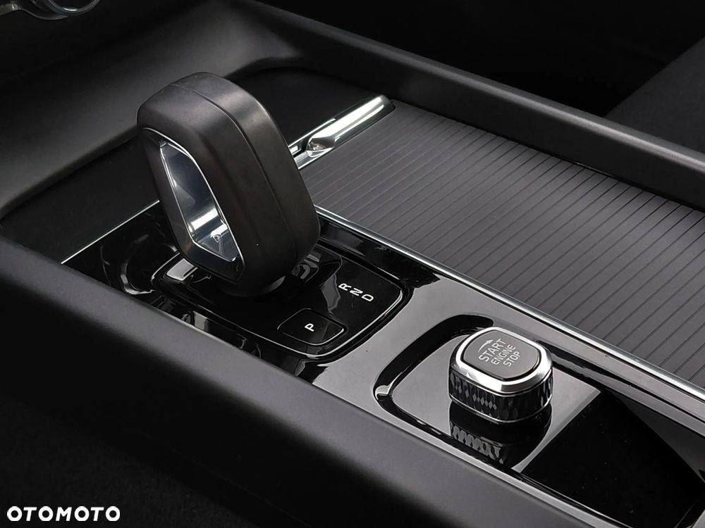 Volvo XC 60 B4 D AWD Geartronic Momentum - 29