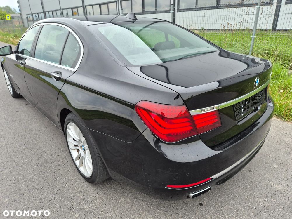 BMW Seria 7 740Li - 17