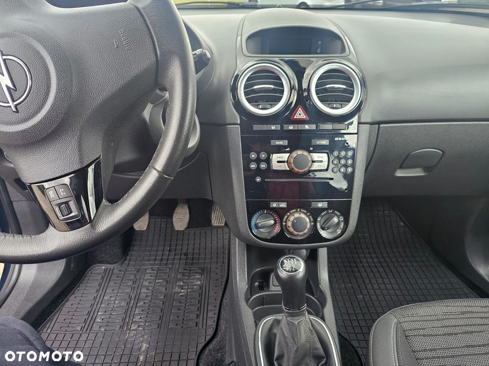 Opel Corsa 1.4 16V Cosmo - 10