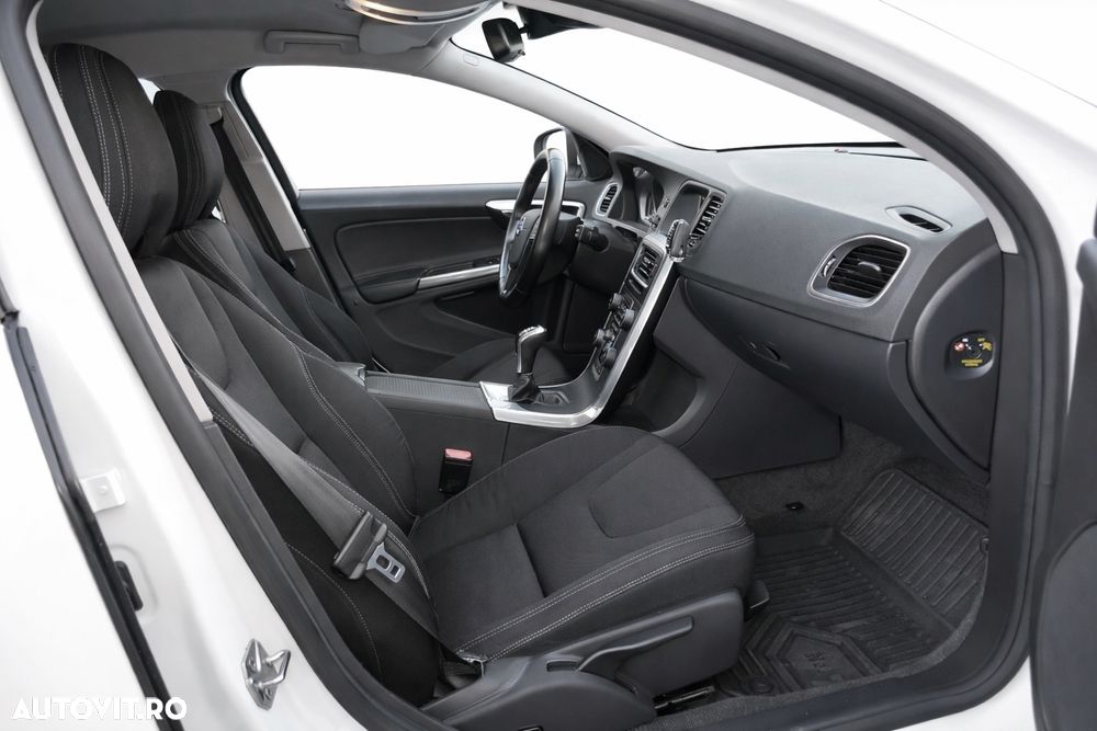 Volvo V60 D2 Geartronic Kinetic - 11