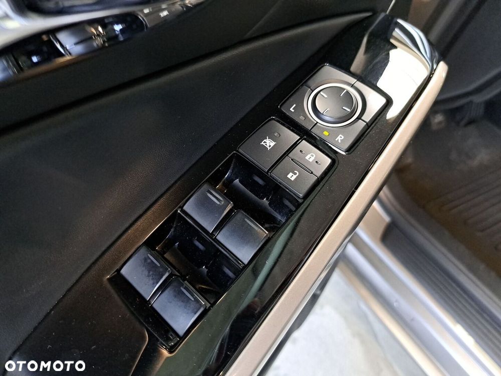 Lexus IS 200t Elite - 29