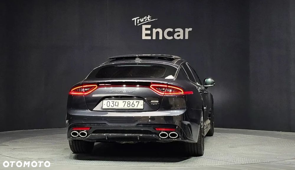 Kia Stinger - 5