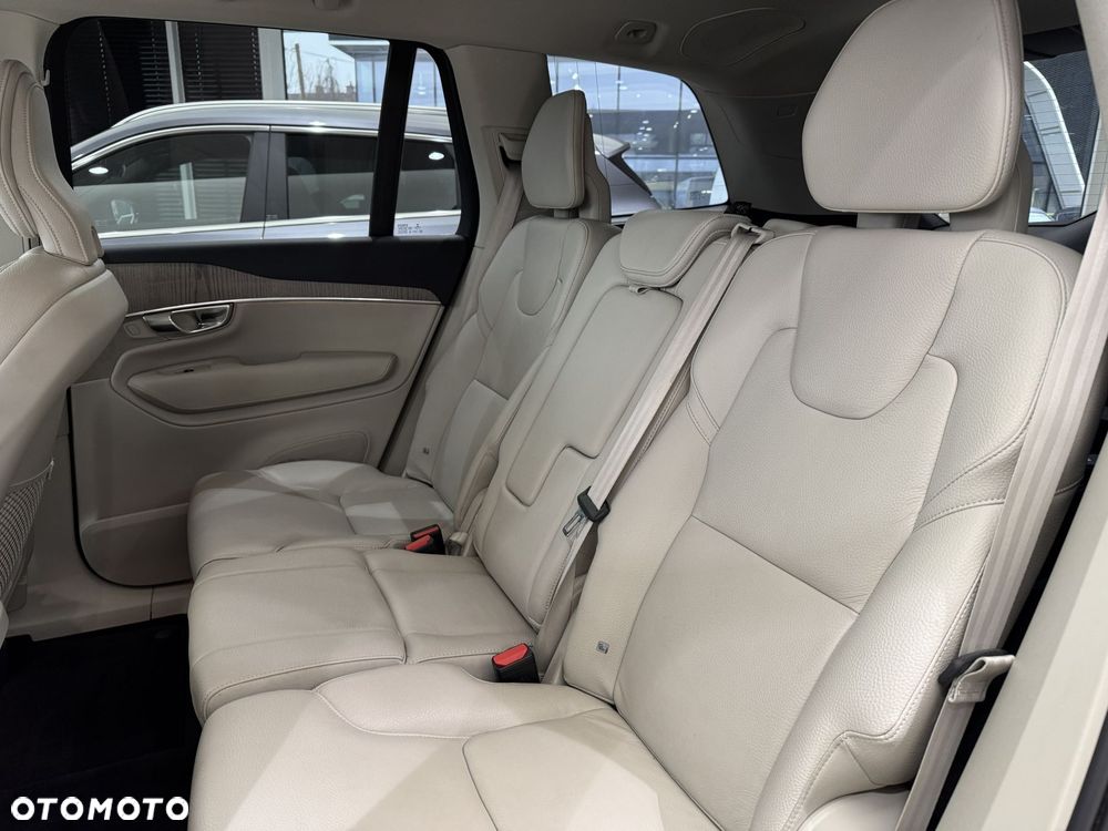 Volvo XC 90 - 13