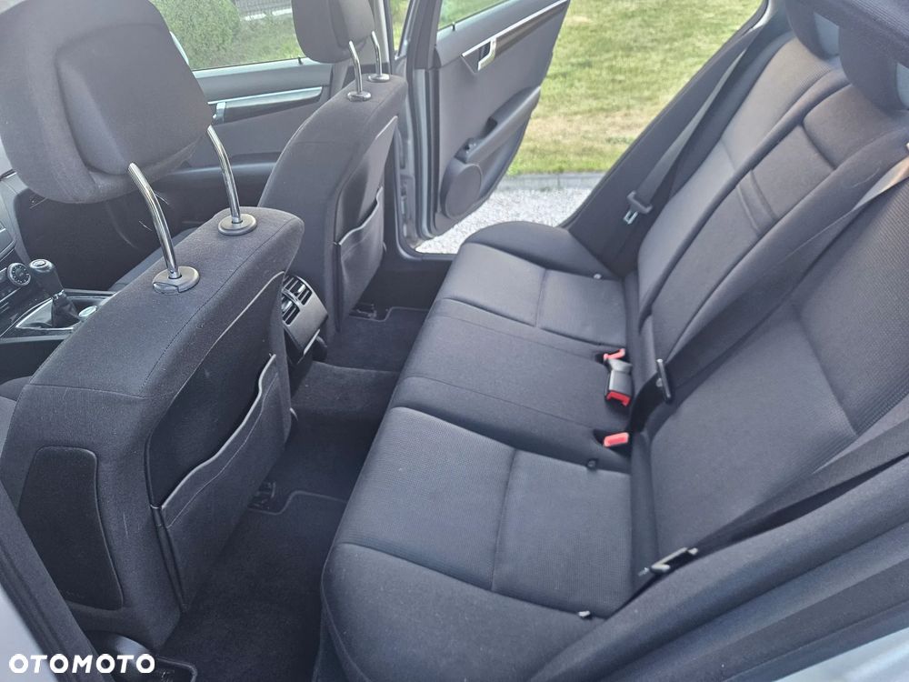 Mercedes-Benz Klasa C 180 Kompressor BlueEFFICIENCY - 16