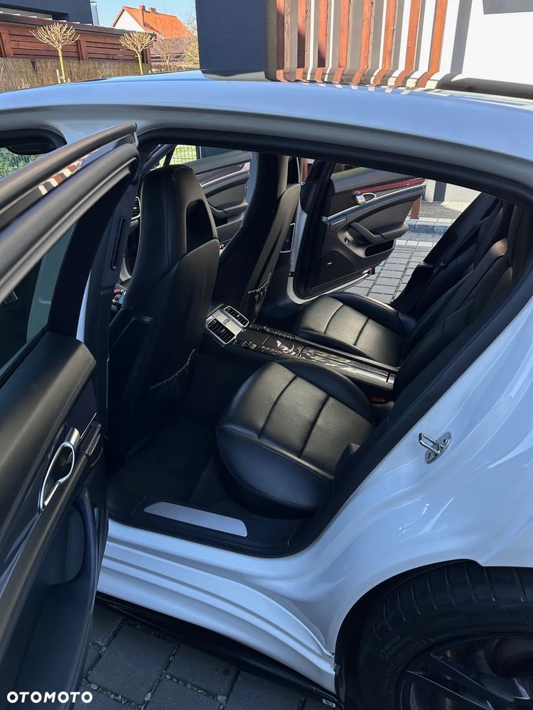 Porsche Panamera Turbo - 3