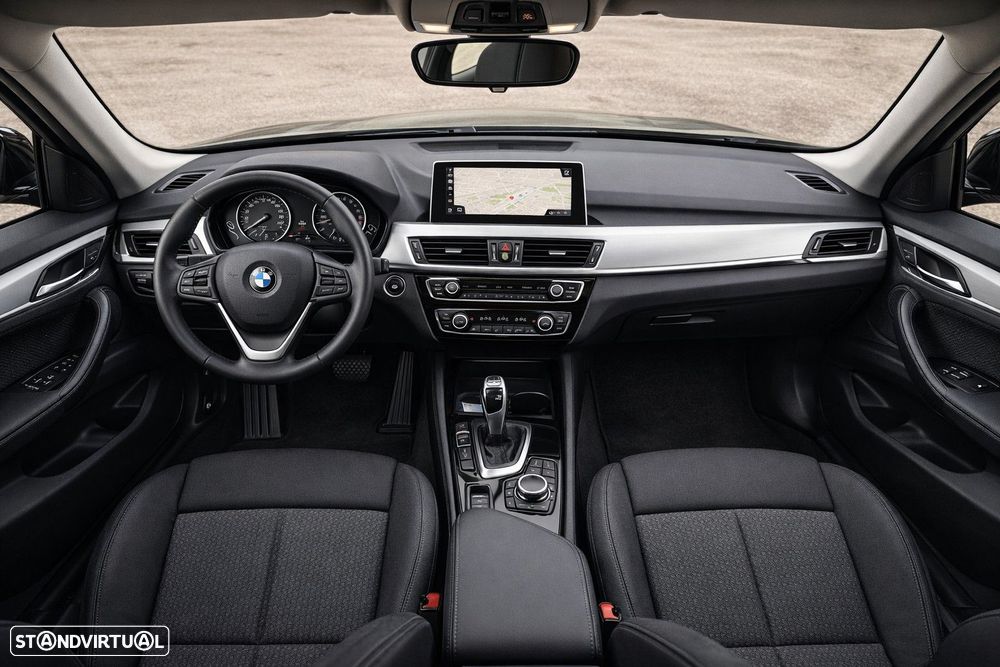 BMW X1 25 e xDrive Corporate Edition - 4