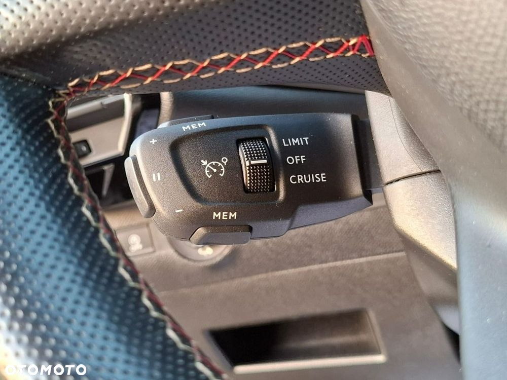 Citroën DS7 Crossback PureTech 225 PERFORMANCE LINE - 32