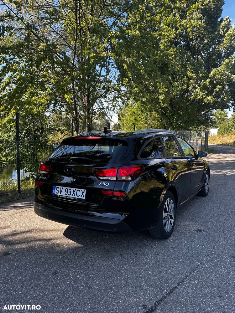 Hyundai i30 Kombi 1.6 CRDI DCT Family+ - 21