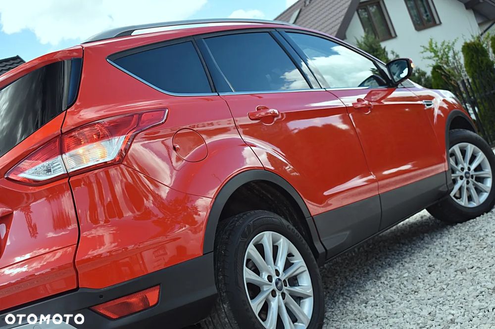 Ford Kuga 2.0 TDCi 2x4 Titanium - 38