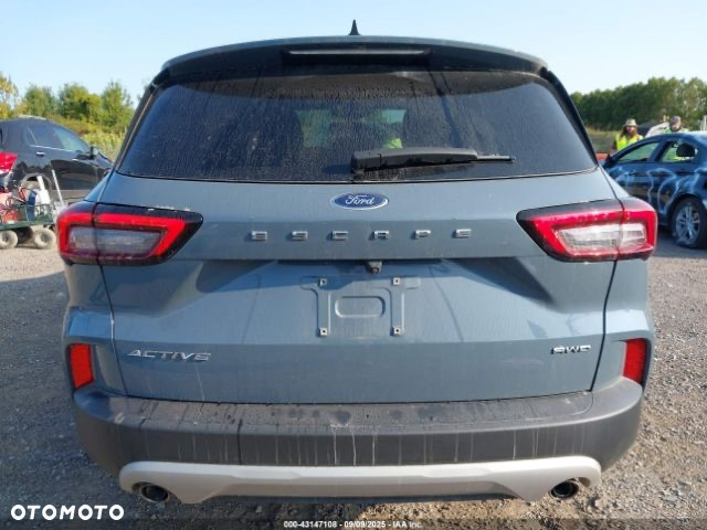 Ford Kuga 1.5 EcoBoost TITANIUM - 2