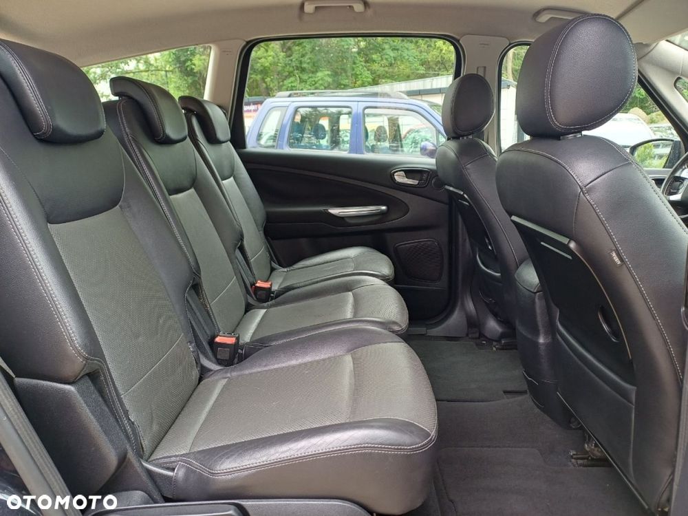 Ford S-Max - 8