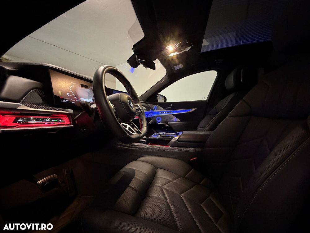 BMW M7 M760e xDrive - 13