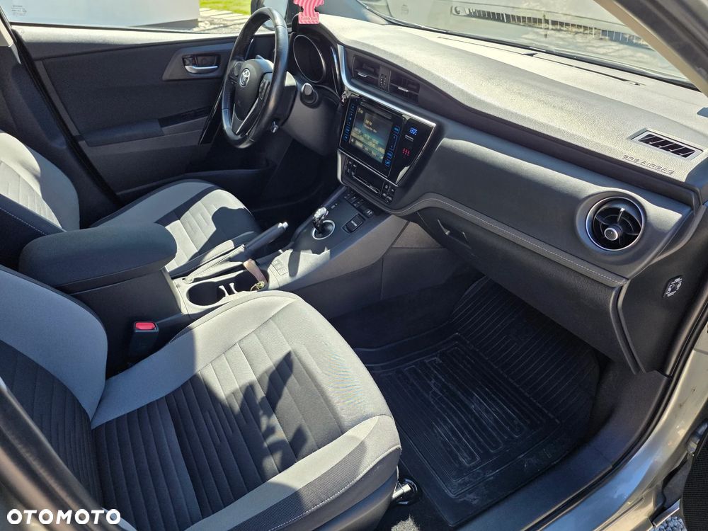 Toyota Auris - 18