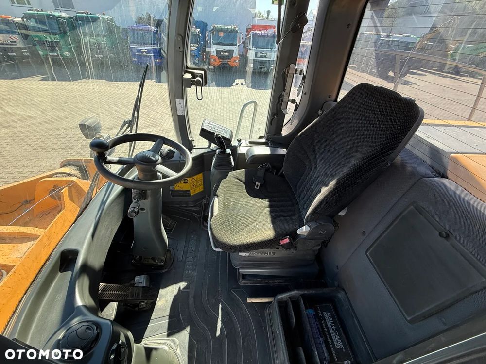 Liebherr L566 - 7