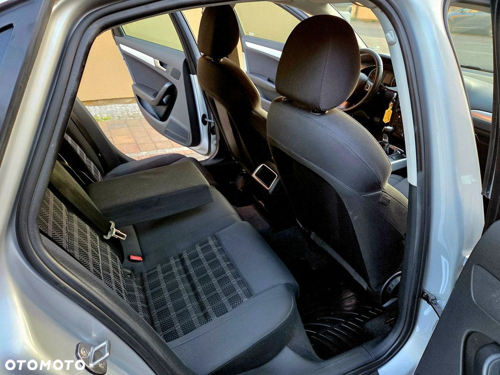 Audi A4 Limousine - 14