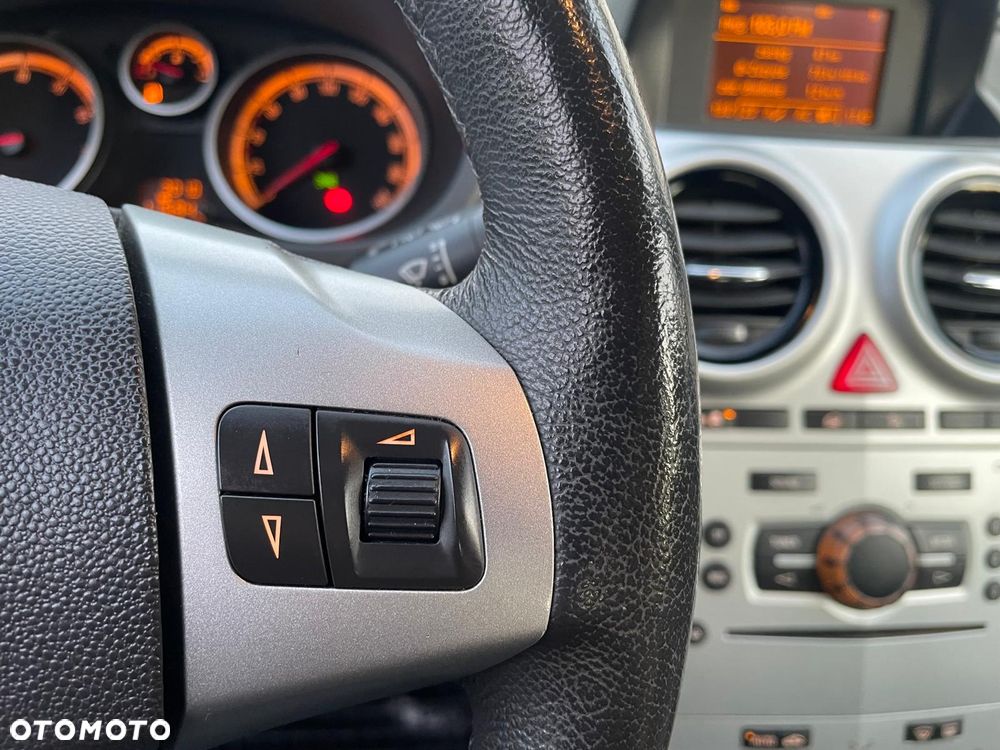 Opel Corsa 1.4 16V Cosmo - 14