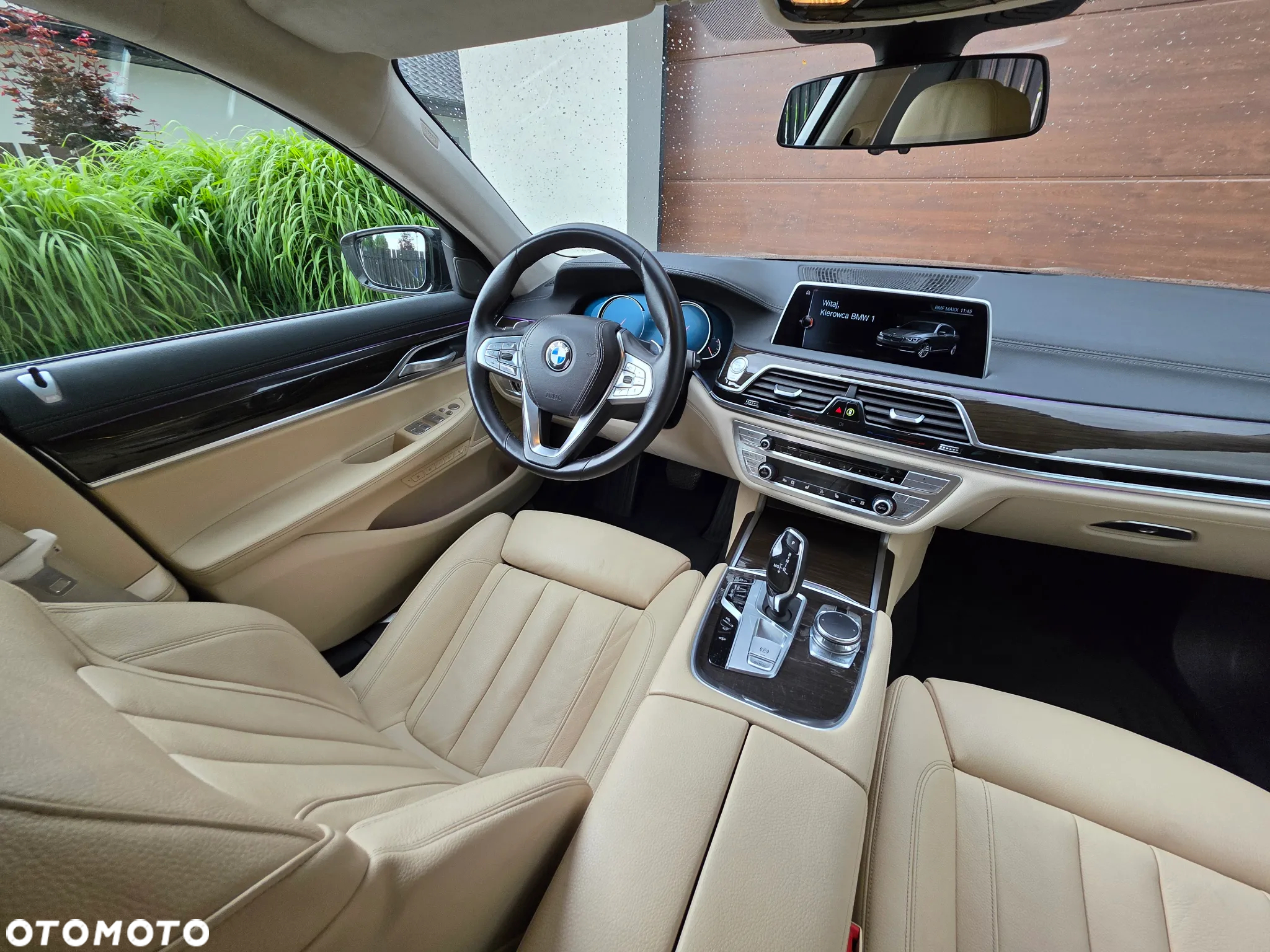 BMW Seria 7 750i xDrive - 9